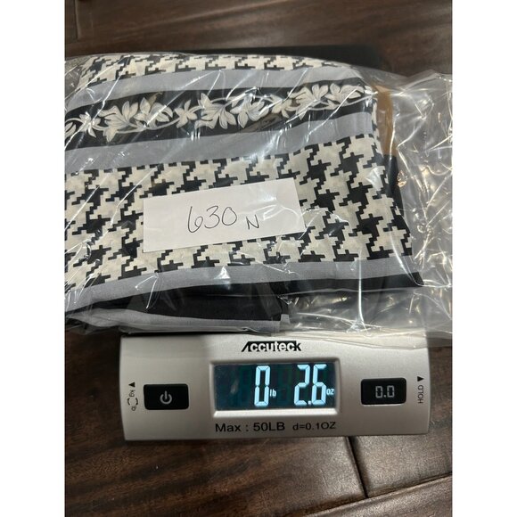 Linda Dano Printed Scarf One Size Shawl Wrap Square Houndstooth Floral Pattern - Picture 9 of 9